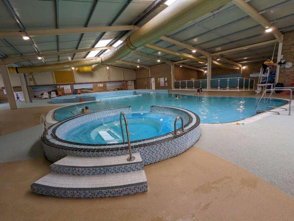 Big Boss Caravan-Camber Sands, Free Wi-Fi, Netflix, Parking Екстер'єр фото